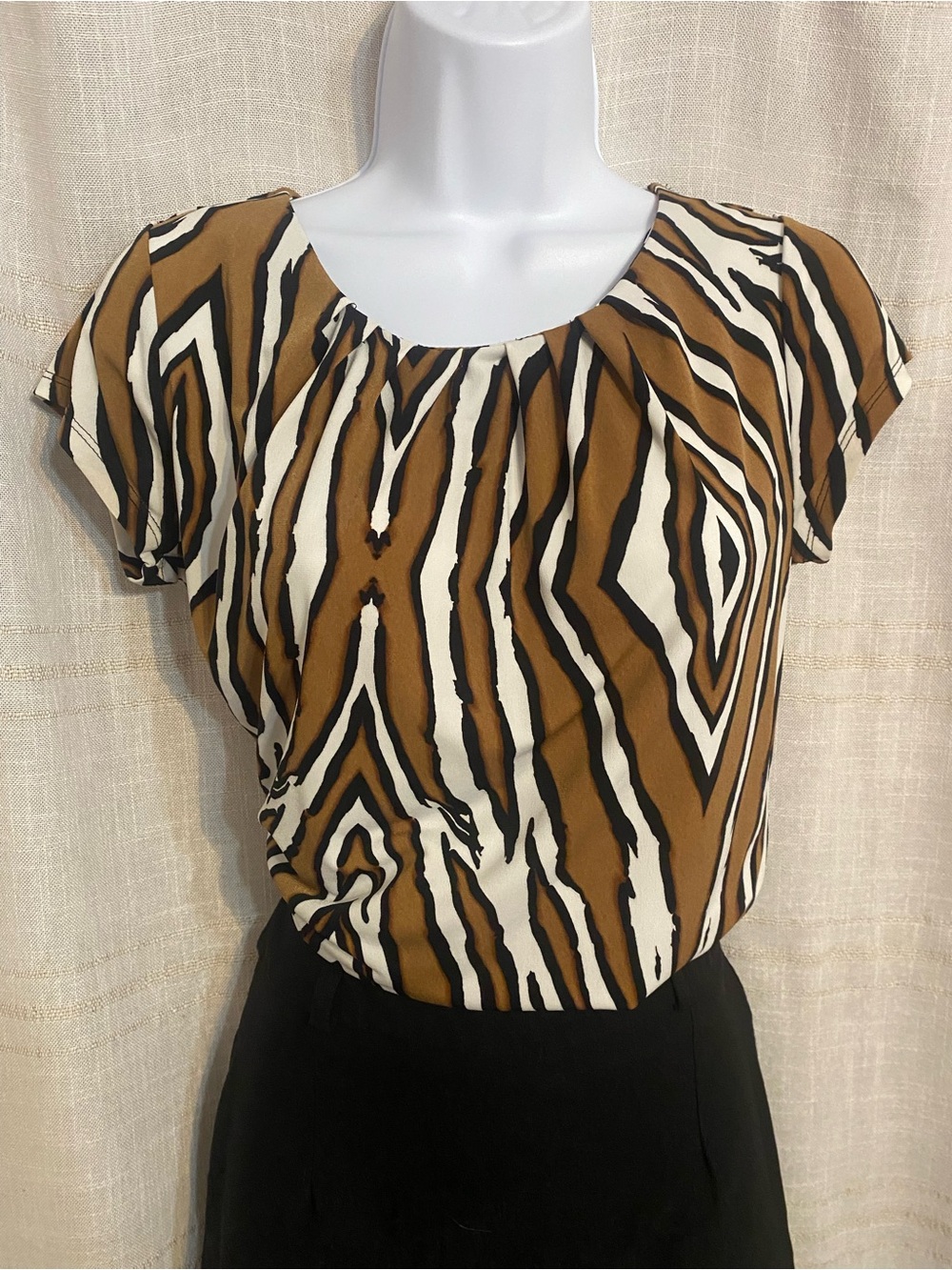 Worthington Petite Medium PM Brown Tiger Print Pleated Neck Blouse Top Autumn